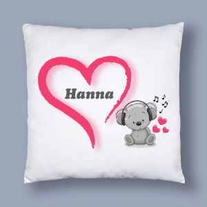 Párna saját névvel, szív és maci mintával