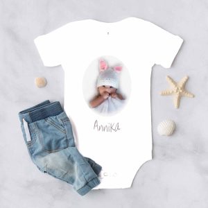 Body fényképpel névvel fehér