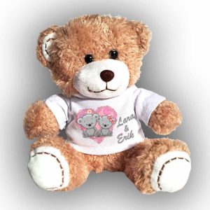 Plüss maci saját névvel, szerelmes macik pólóban