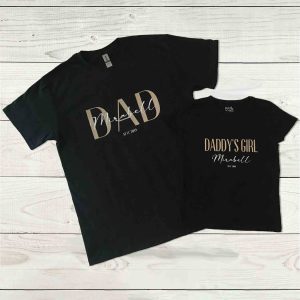 Apa-lánya póló névvel, születési évvel fekete