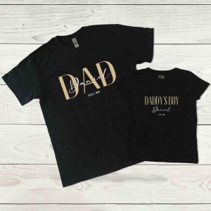 Apa-fia póló névvel, születési évvel fekete